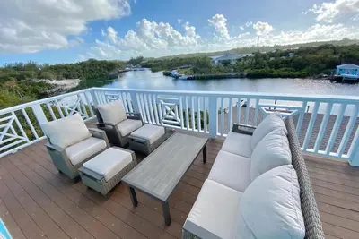 New Hilltop 1br 1ba Harbour & Sunset View Rentals