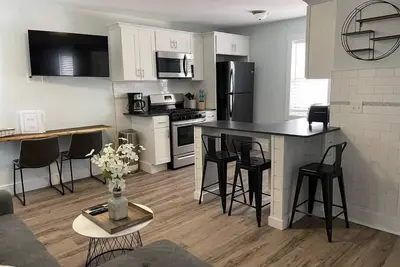 Image de Beach Chic Lbi Apartment- 1 Block from Beach