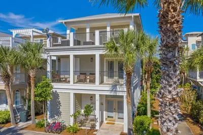 Image de 5br home next to Tram Stop | Seacrest Beach 30a | Steps to 12, 000 sq' Resort Pool