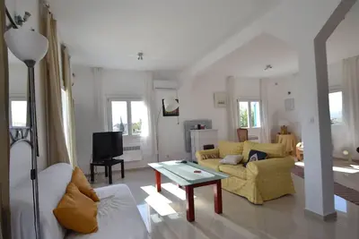 Image de Belle villa avec piscine privée à Oupia
