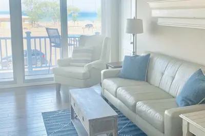 Image de Right across from Beach and Grand Haven Pier! Beautiful Lake and Sunset Views!
