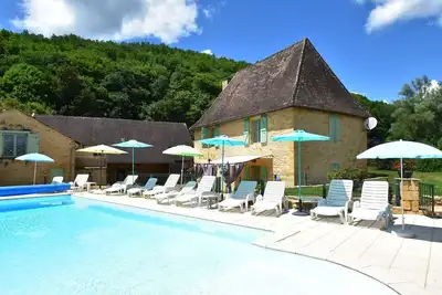 Image de Maison en pierre avec piscine près de Sarlat