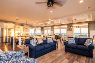 Image de The Sandcastle: Upscale Large Oceanfront Home with Private Pool and Elevator