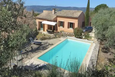 Image de Maison de vacances avec piscine Ă Roussillon