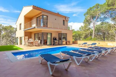 Image de Fantastique villa avec piscine privée située dans l'urbanisation d'Aigua Gel
