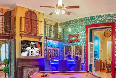 Image de \"once in a lifetime house\" \"vibrant\" \"impeccable\"