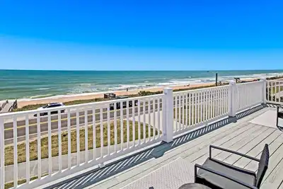 Image de Luxury Home with Amazing Ocean Views | Private Heated Pool | Steps to the Beach | 2 Expansive Decks