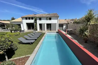 Image de Villa Caumartin, piscine chauffée d'avril aux vacances de la Toussaint