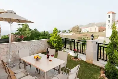 Image de Villa Ortansia - 4 Bedrooms, Few Steps from the beach