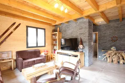 Image de Le Mont-Dore: Splendide Chalet 5 Chambres avec Terrasse, Garage Double, et WiFi