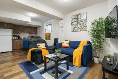 Image de ♡ Plush Suite with | Pet Friendly | Fast Wi-Fi | Perfect for Long Stays ♡