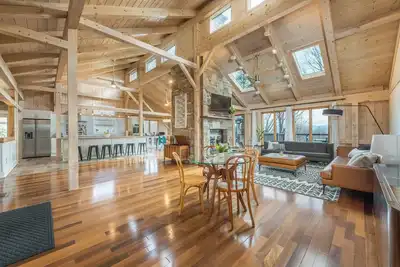 White Pine Retreat - Pet friendly, Beautiful Views and 20 Minutes to Avl!