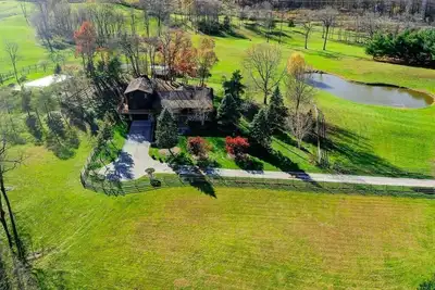 Image de Cozy Cabin w/ Heated Pool, Hot Tub and Open Fields