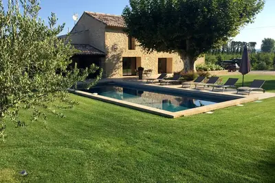 Image de Mas Contemporain De Charme Proche De L'Isle Sur Sorgue