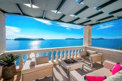 Image de Owner Beautiful and Spacious Villa With Private Beach and Access to the Sea