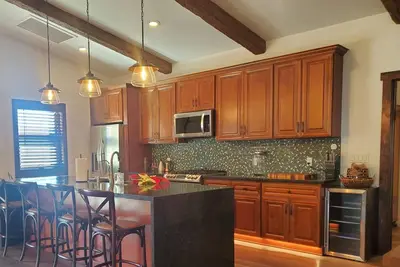 Image de New! ! Paso Robles Luxurious Retreat: 5 acres - pool, hot tub, fire pit! ❤️