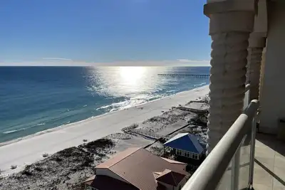 Image de 'Gulf Vibrations' Beach Club 4/4 Direct 𝓖𝓾𝓵𝓯 𝓕𝓻𝓸𝓷𝓽 15th Fl Luxury Condo