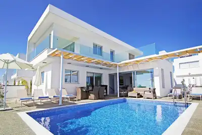 Image de 4Bed Luxury Villa in Ayia Napa with spectacular views - Villa Napa View