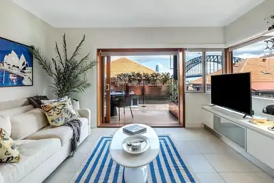 Image de Getawayz Nsw - Heatherbrae Ii - Chic 2 Bed Apartment, Stunning Harbour Bridge Views.