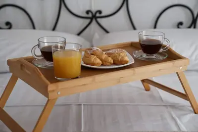 Image de Bright & Silent Apartment 1km Away From The Beach
