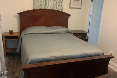 Image de Close to Downtown and 1 Block from the Beach