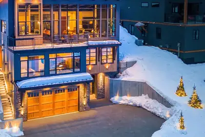 Image de Mountain Spa Retreat | Sauna + Cold Plunge + Hot Tub | Panoramic mountain vistas