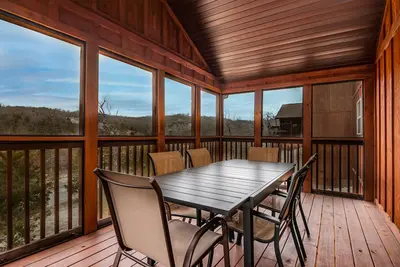 Image de Screened-In Porch-Close to Shopping & Entertainment-Golf Course OnSite!