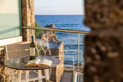 Image de Black Rocks Family, Luxury Seafront Beach Maisonette