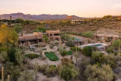 Image de Stunning Views and Pickleball, Tennis and Putting Greens by The Boulders!