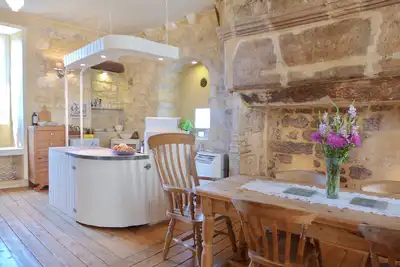 Image de Designer Vintage House in Medieval Saint Cyprien