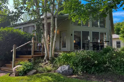 Image de Pennsylvania Avenue Place - Large cottage close to town! A/C + Wifi