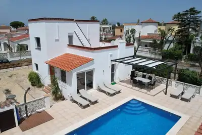 Image de Maison de vacances Empuriabrava pour 1 - 7 personnes avec 3 chambres à coucher - Maison de vacances