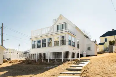 Image de Oceanfront Cottage - Steps from Short Sands Beach!