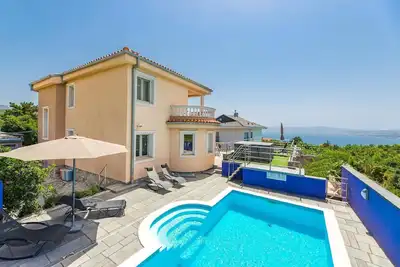 Image de Maison de vacances Crikvenica pour 2 - 8 personnes avec 4 chambres à coucher - Maison de vacances