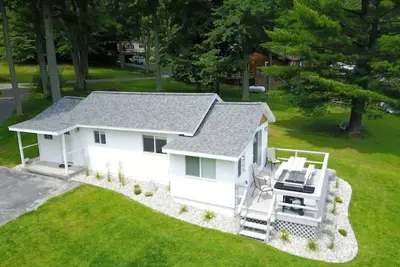 Image de Oak - Grace Landing Cottages With Stunning Sunsets Over Hamlin Lake
