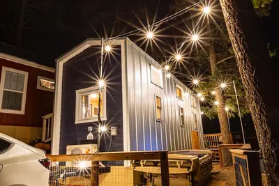 Image de Boutique Tiny Home! Pikes Peak Views & Hot Tub