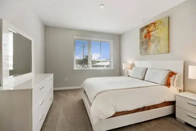 Image de Modern Silicon Valley Condos with Rooftop Lounge and Pool