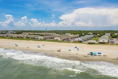 Image de Affordable luxury on the beach!