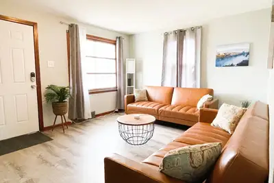 Image de Comfy Home in Niagara Falls Usa | Free Parking