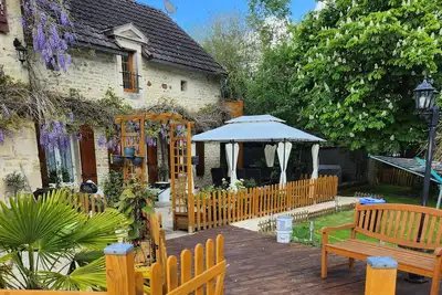 Image de Luxury 2-Bed Gite in Chateau Garnier