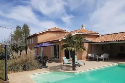 Image de Maison avec piscine, 4 chambres - 10 personnes
