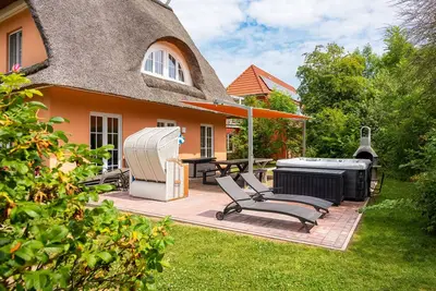 Vacation home for 13 guests with 400m² in Hohenkirchen Ot Beckerwitz (147665)