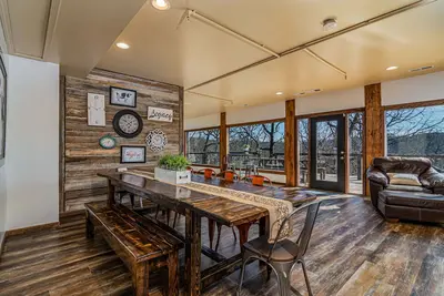 Image de Labor Day Open-Reconnect at Ozark Outdoor! Secluded in Nature-Pvt Firepit & Hot Tub-Near Big Cedar