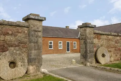 Image de 2 Treborth Mews, character holiday cottage, with open fire in Bangor