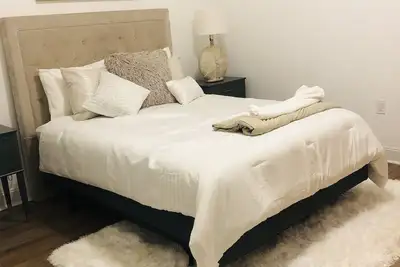 Image de Modern + Chic Mid City Duplex