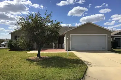 Image de Beautiful 3/2 Home Close to Shopping w/Bbq Grill & WiFi!