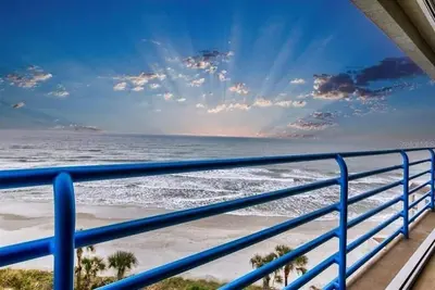 Image de Newly Remodeled Ocean Front Condo New Smyrna Beach Fl - No Drive Beach! !