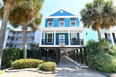 Image de Oceanfront 5 Br Beach House in Surfside Beach with Private Pool! La Esmeralda Ii