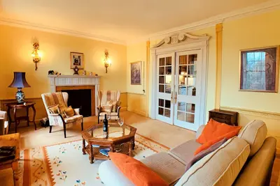 Image de F2 Charming CityCentre Apartment full of character.