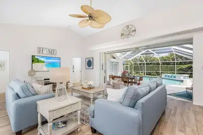 Image de Relaxation & Sunshine at Casa Del Sol Pool Villa - Briarwood